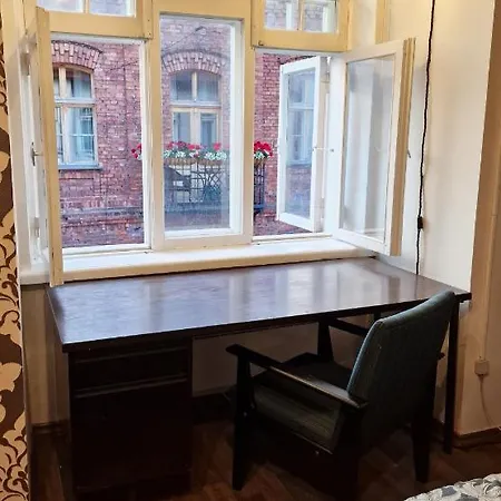 شقة Old Town For Families & Groups - Rueuetli 29 *
