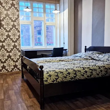 Old Town Apartments For Families & Groups - Rueuetli 29 Apartment Parnu