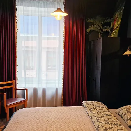 Old Town Apartments For Families & Groups - Rueuetli 29 Apartment *