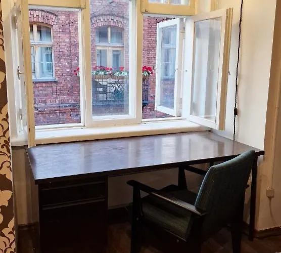 Apartment Old Town Apartments For Families & Groups - Rueuetli 29 *