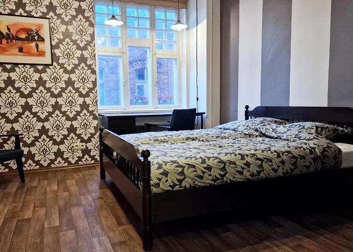 Old Town Apartments For Families & Groups - Rueuetli 29 Apartment Parnu